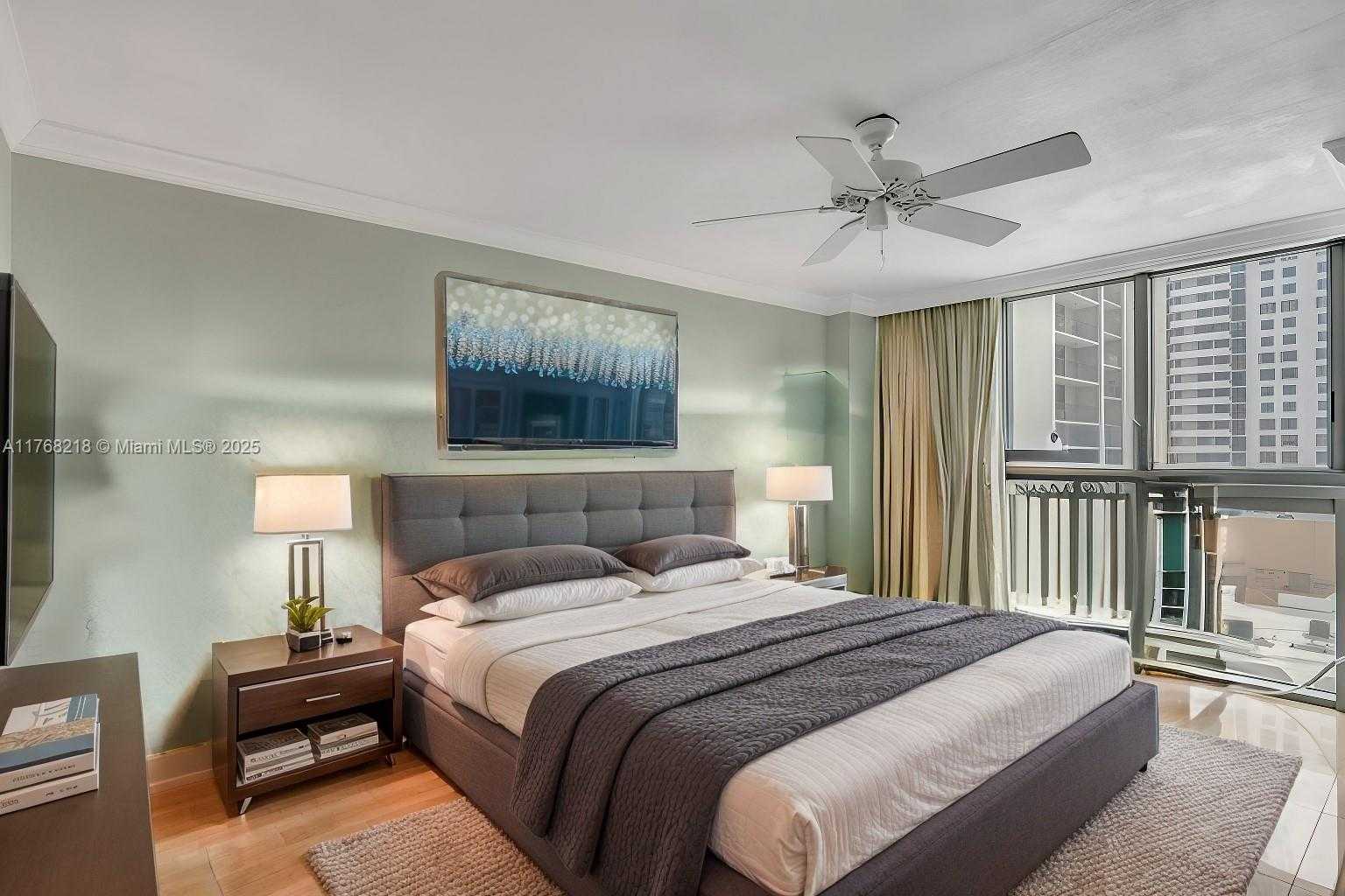 Small Image of 2655 COLLINS AVE #904, Miami Beach Number 8