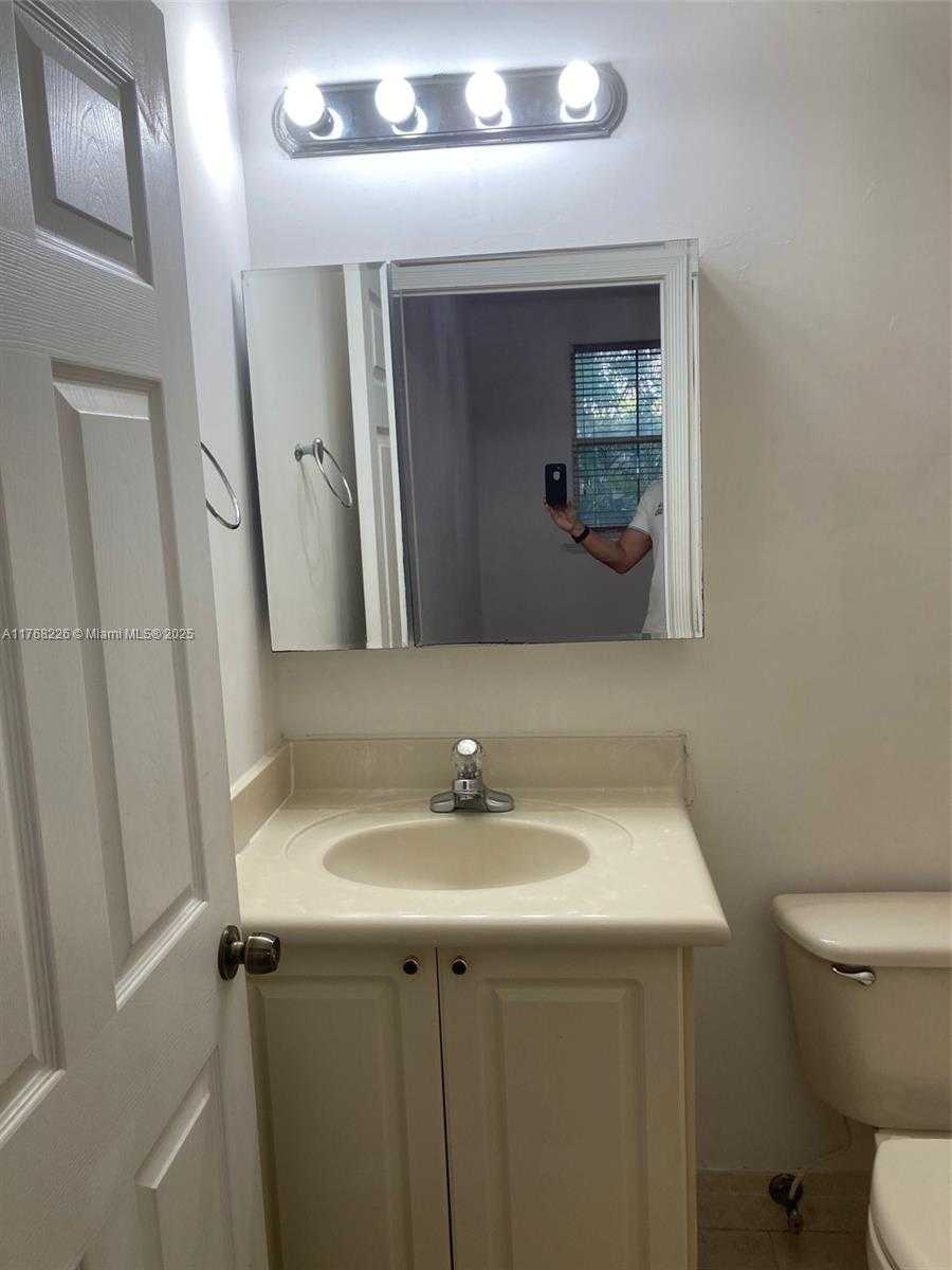 Small Image of 5450 NORTH WEST 107TH AVE #705, Doral Number 21