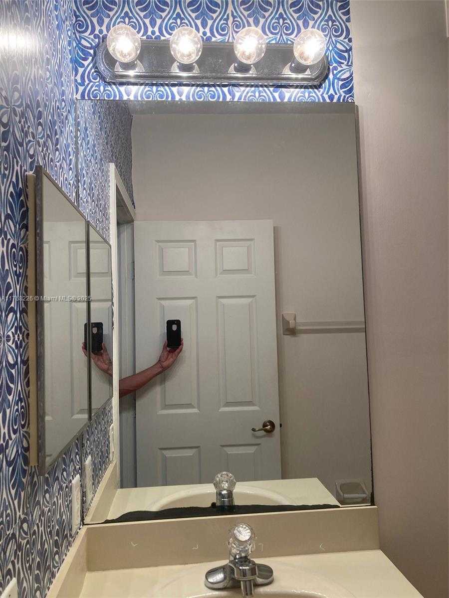 Small Image of 5450 NORTH WEST 107TH AVE #705, Doral Number 32