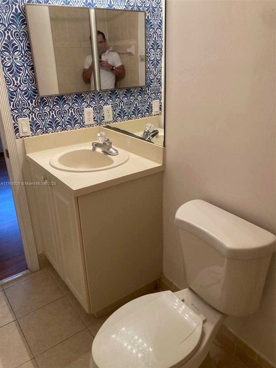 Small Image of 5450 NORTH WEST 107TH AVE #705, Doral Number 33