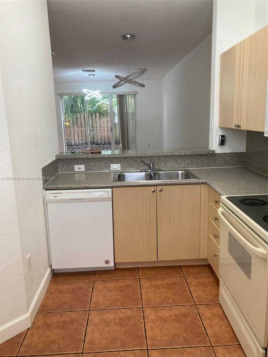Small Image of 5450 NORTH WEST 107TH AVE #705, Doral Number 6