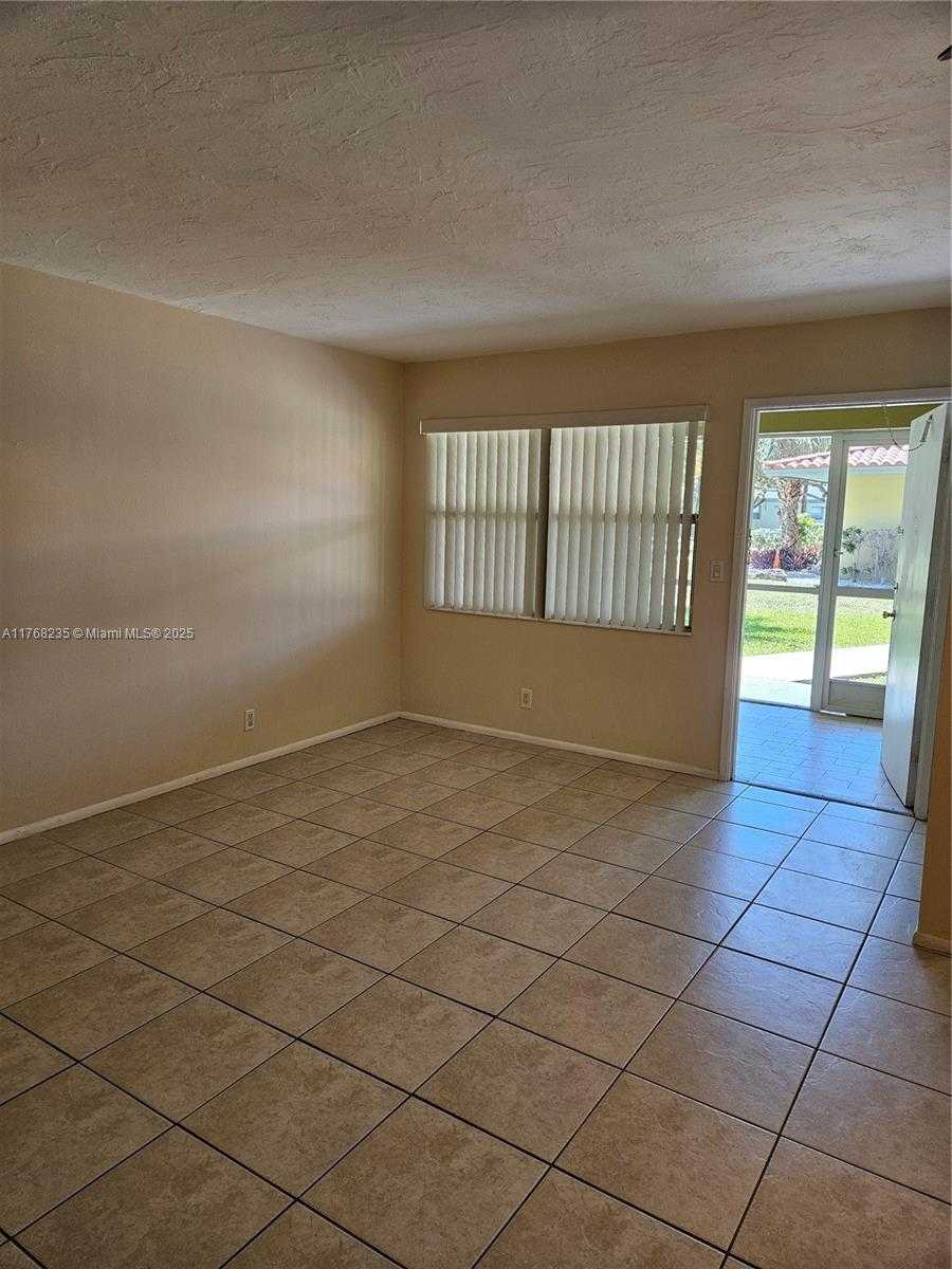 Small Image of 250 LAYNE BLVD #105, Hallandale Beach Number 10