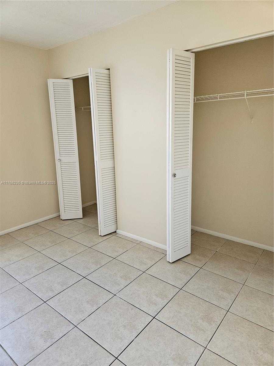 Small Image of 250 LAYNE BLVD #105, Hallandale Beach Number 14