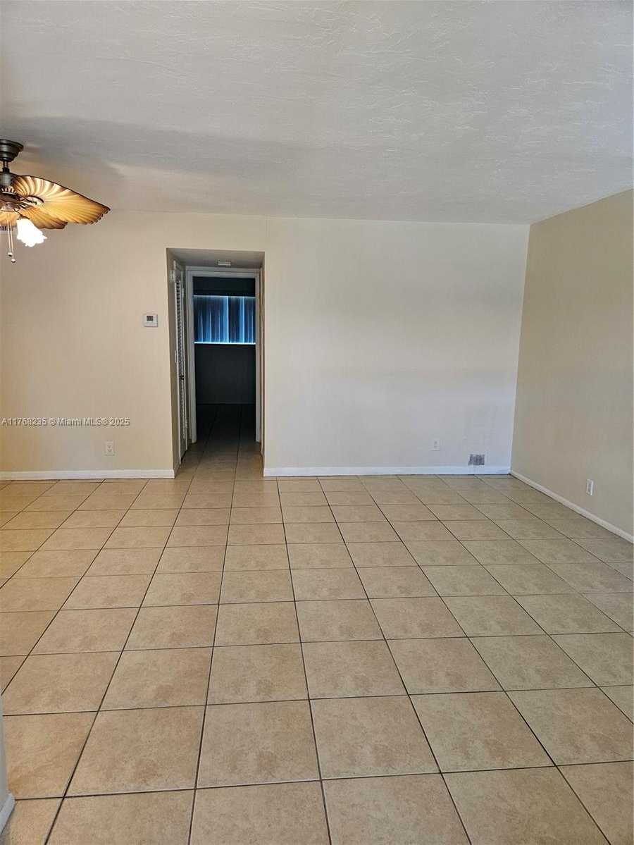 Small Image of 250 LAYNE BLVD #105, Hallandale Beach Number 18