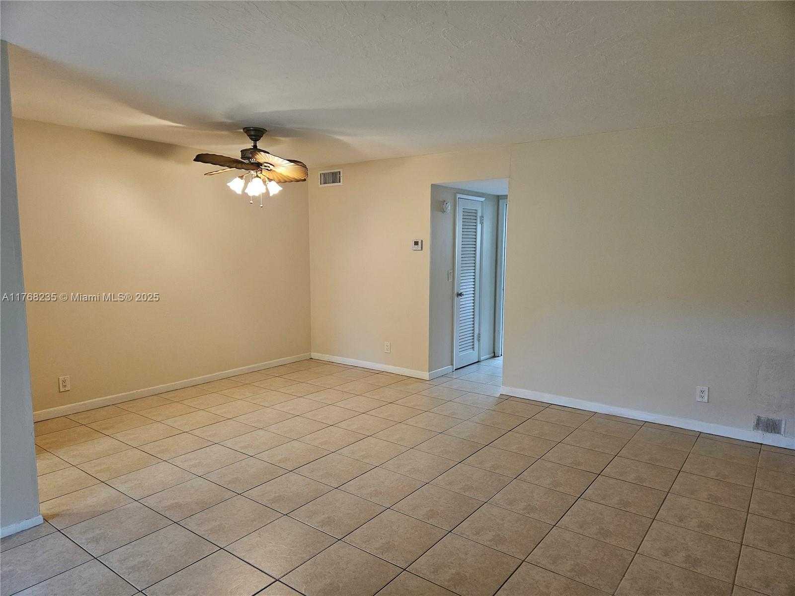 Small Image of 250 LAYNE BLVD #105, Hallandale Beach Number 19