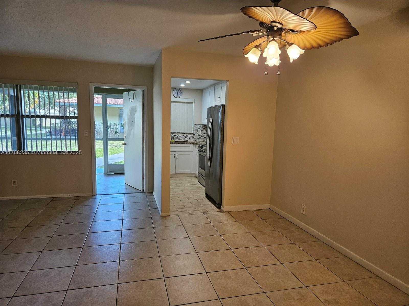 Small Image of 250 LAYNE BLVD #105, Hallandale Beach Number 22