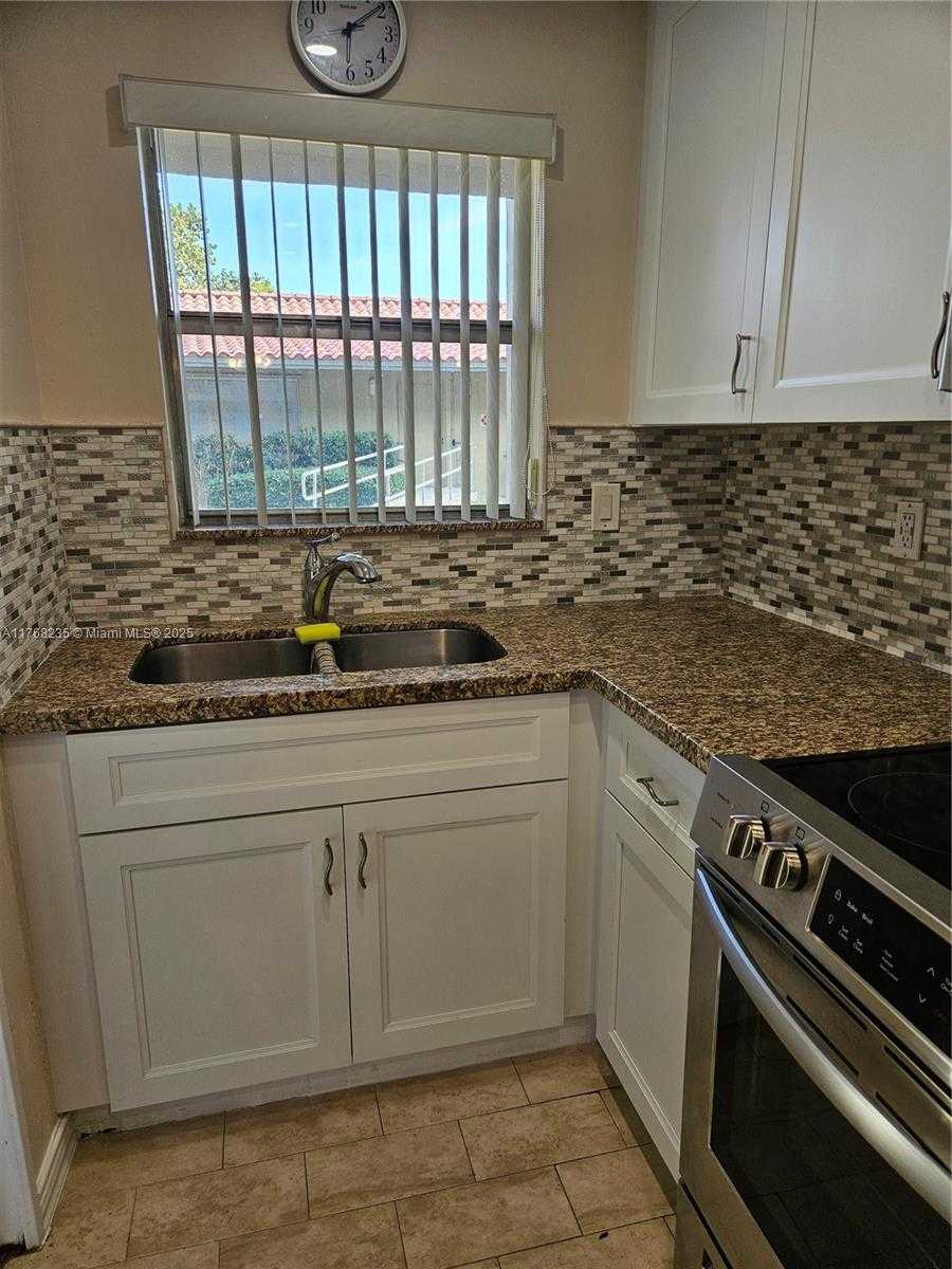Small Image of 250 LAYNE BLVD #105, Hallandale Beach Number 23