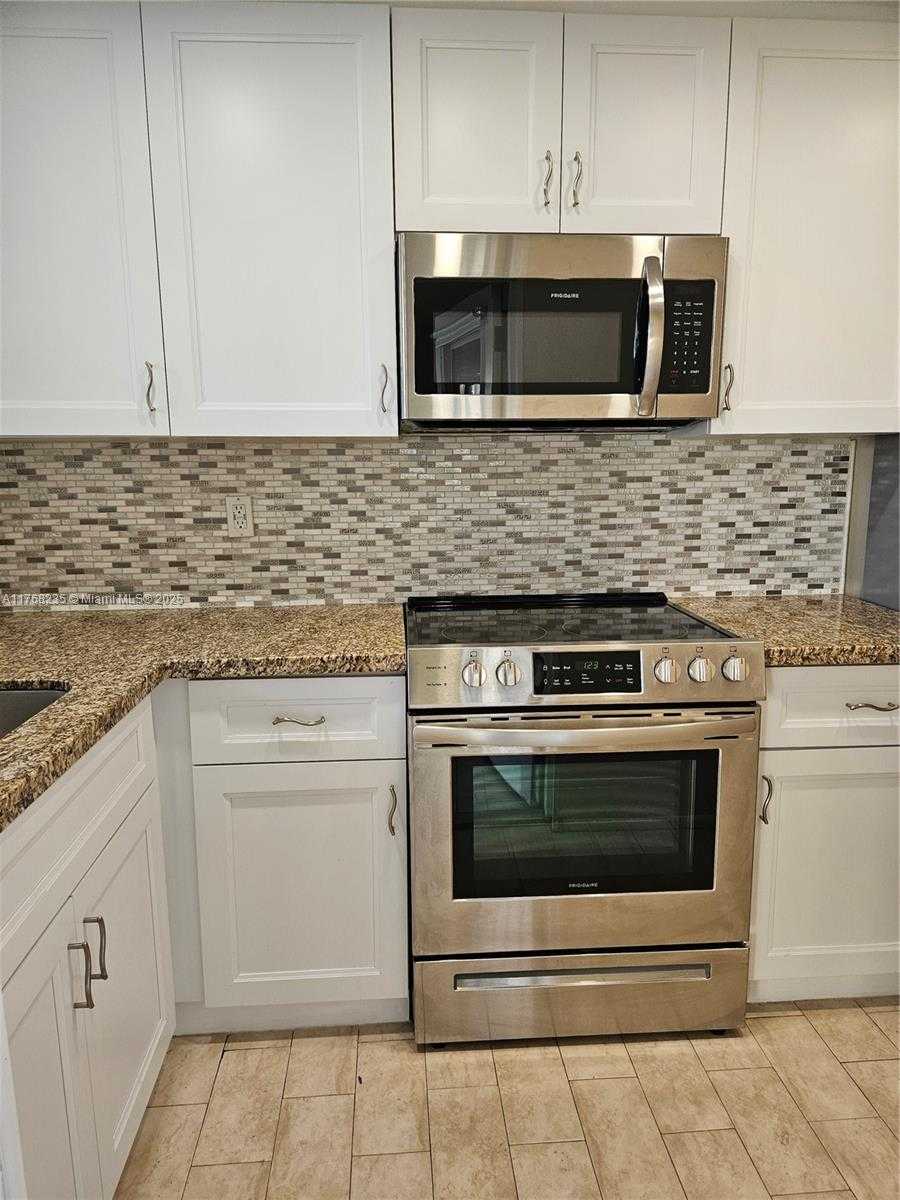 Small Image of 250 LAYNE BLVD #105, Hallandale Beach Number 28