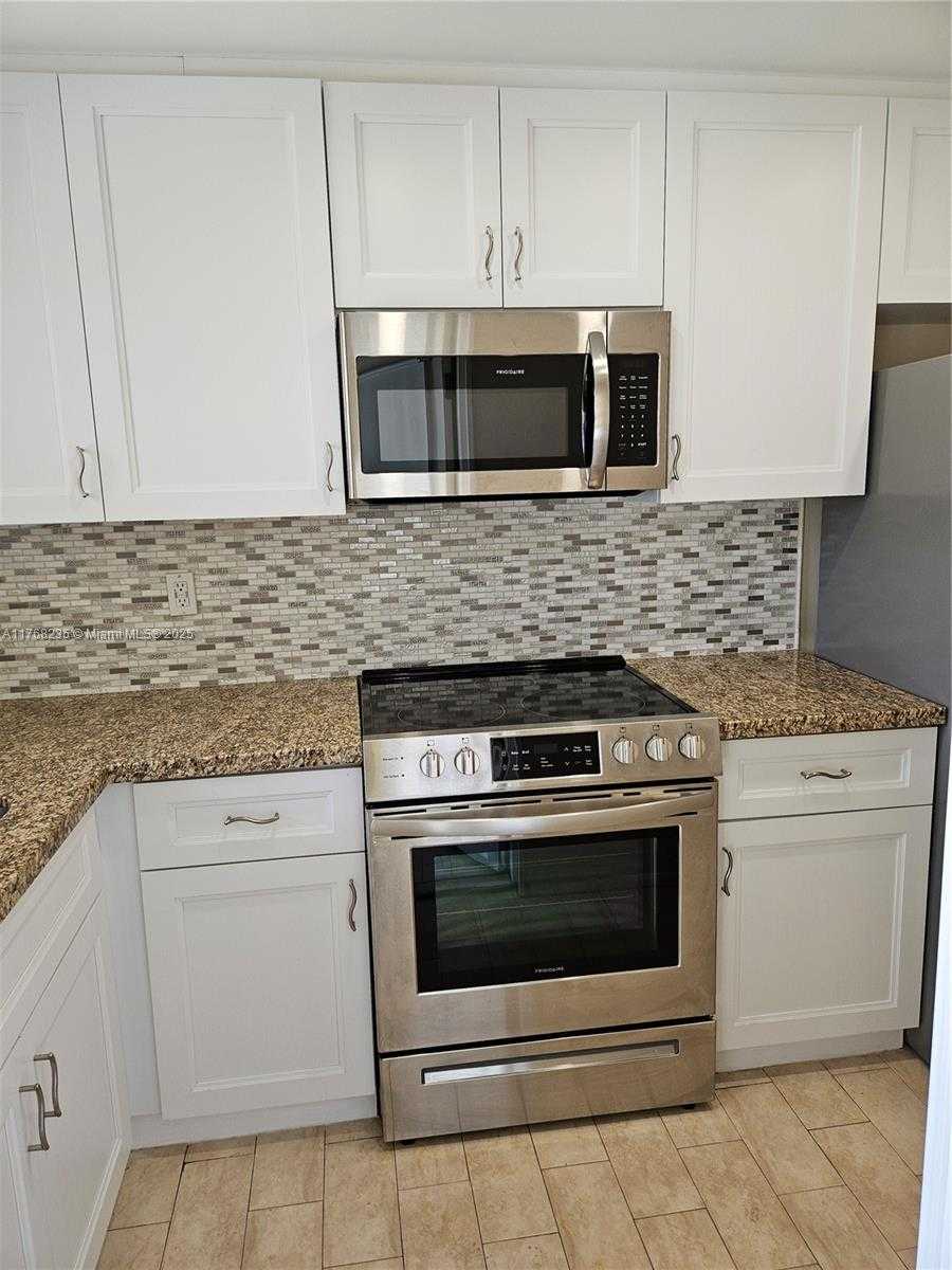 Small Image of 250 LAYNE BLVD #105, Hallandale Beach Number 9