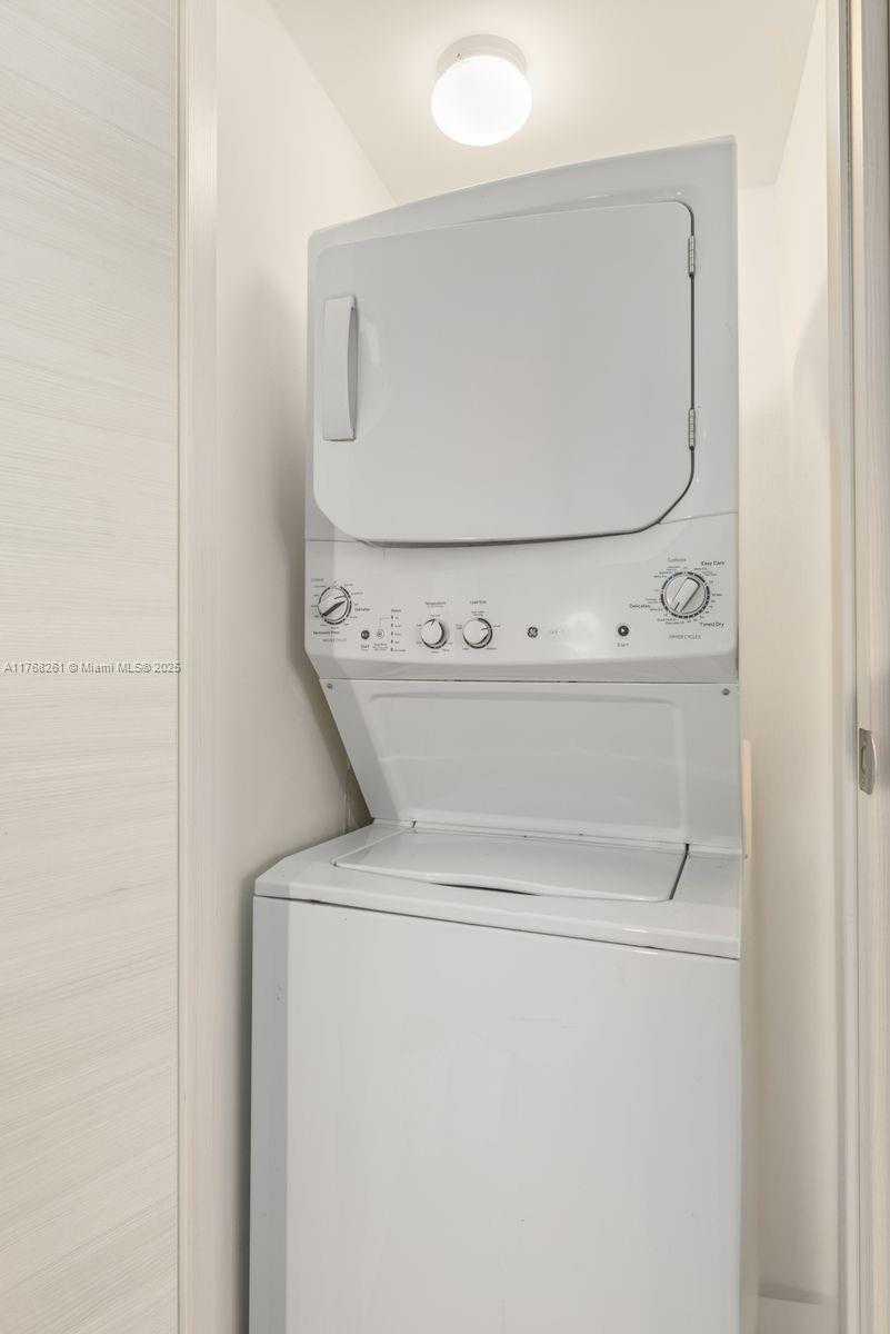 Small Image of 801 SOUTH MIAMI AVE #2102, Miami Number 21