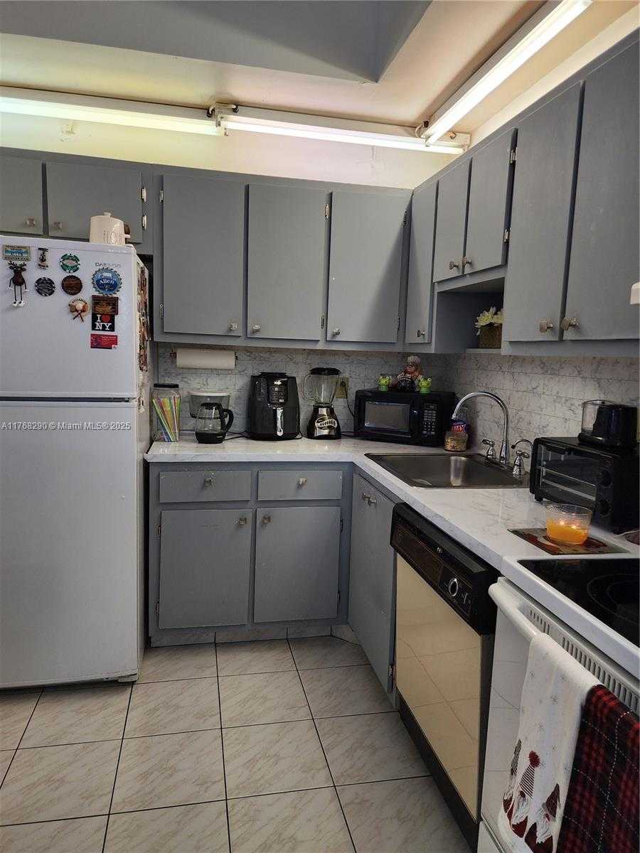 Small Image of 10747 WEST CLAIRMONT CIR #204, Tamarac Number 11