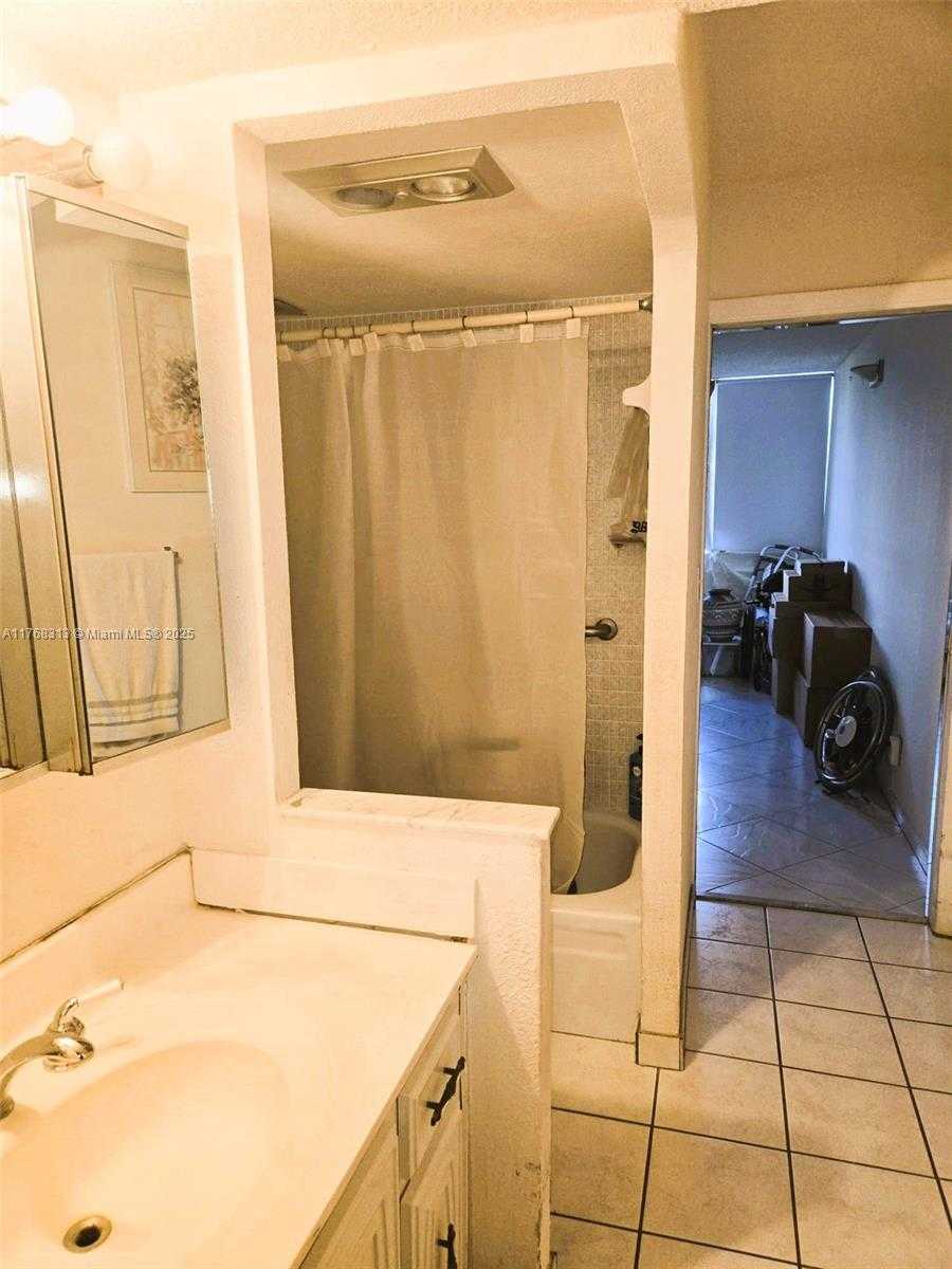 Small Image of 6901 ENVIRON BLVD #7A, Lauderhill Number 19