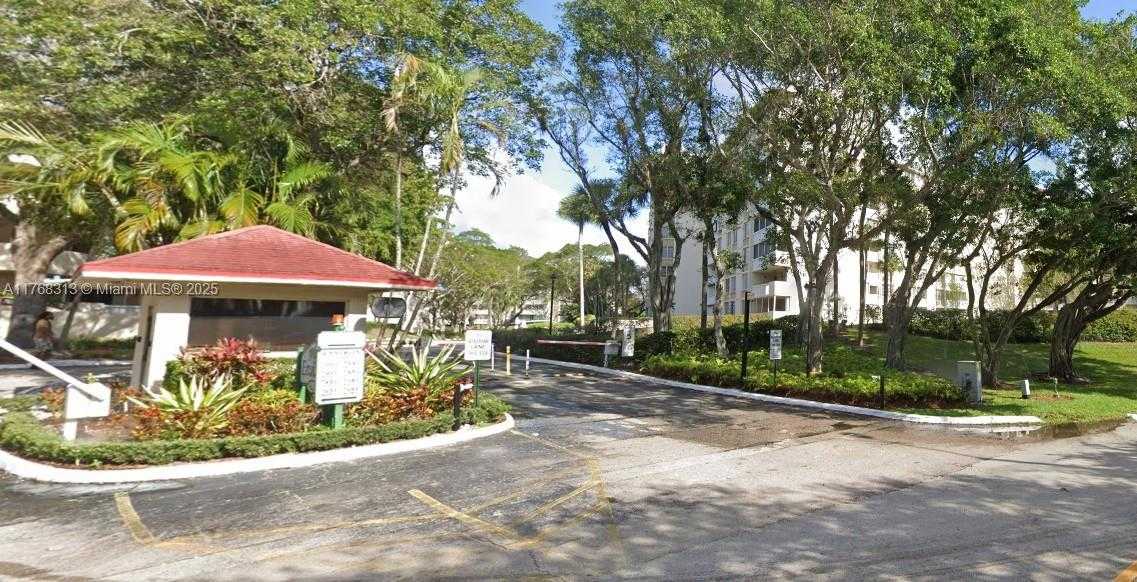 Small Image of 6901 ENVIRON BLVD #7A, Lauderhill Number 27