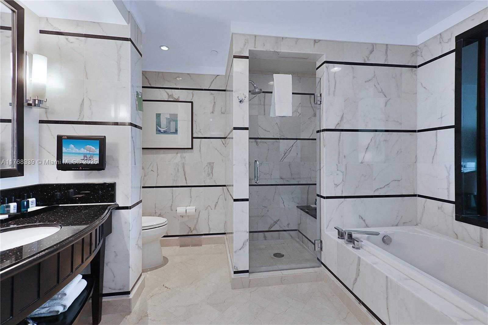 Small Image of 4391 COLLINS AVE #1415, Miami Beach Number 9