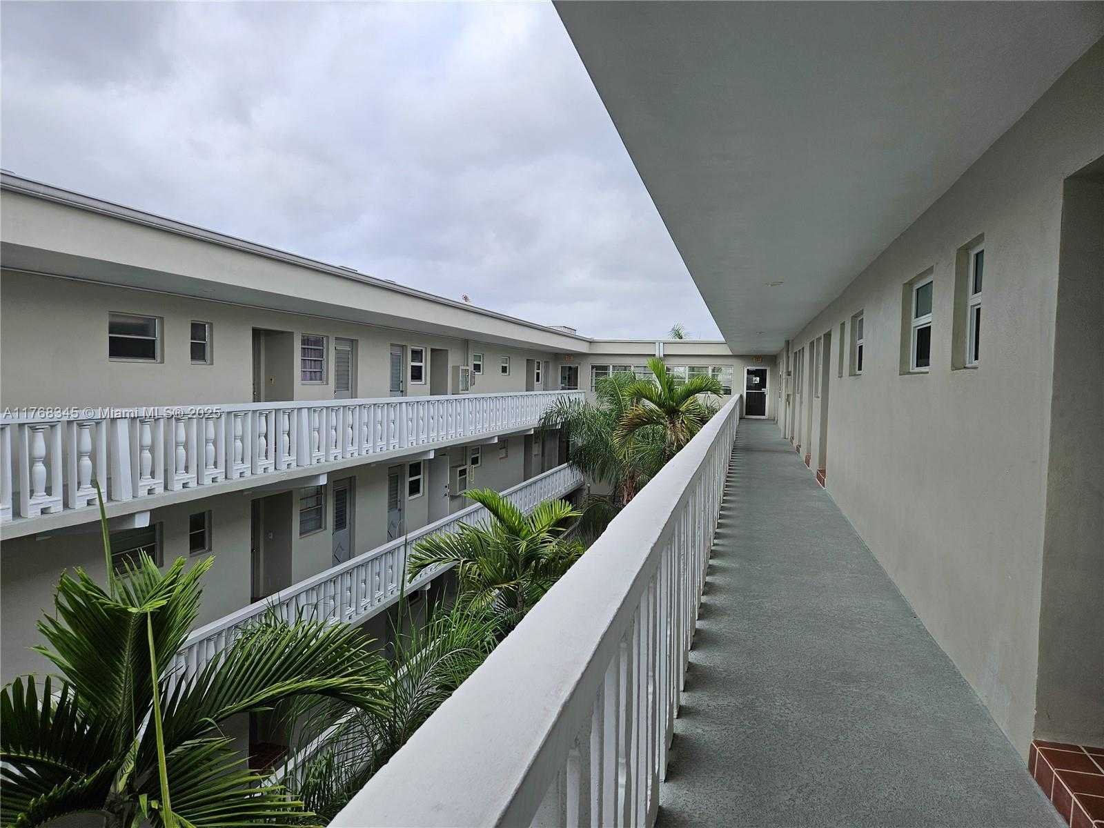 Small Image of 330 SOUTH EAST 2ND ST #504G, Hallandale Beach Number 31