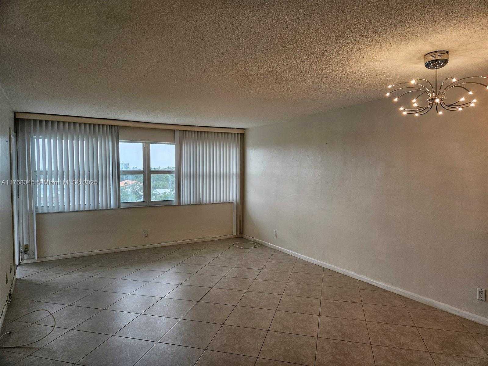 Small Image of 330 SOUTH EAST 2ND ST #504G, Hallandale Beach Number 4