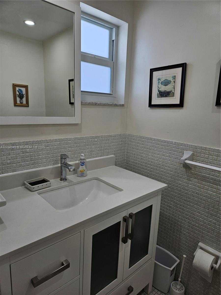 Small Image of 330 SOUTH EAST 2ND ST #504G, Hallandale Beach Number 7