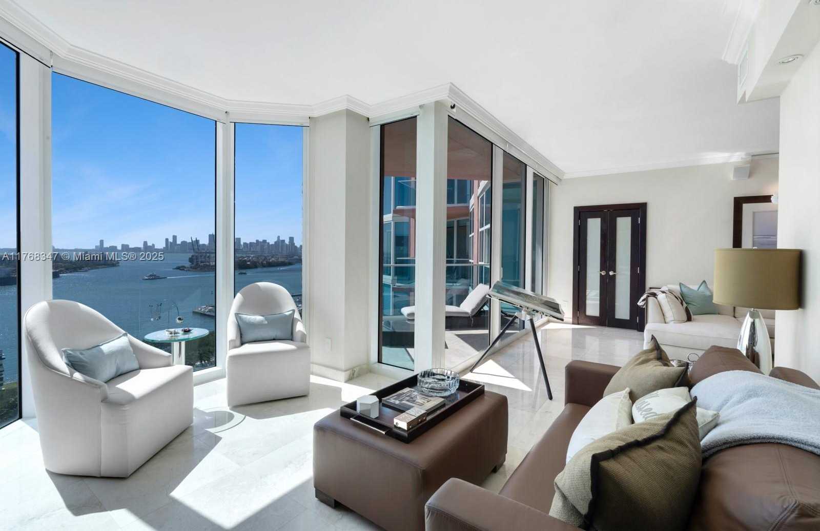 Small Image of 300 SOUTH POINTE DR #1902, Miami Beach Number 13
