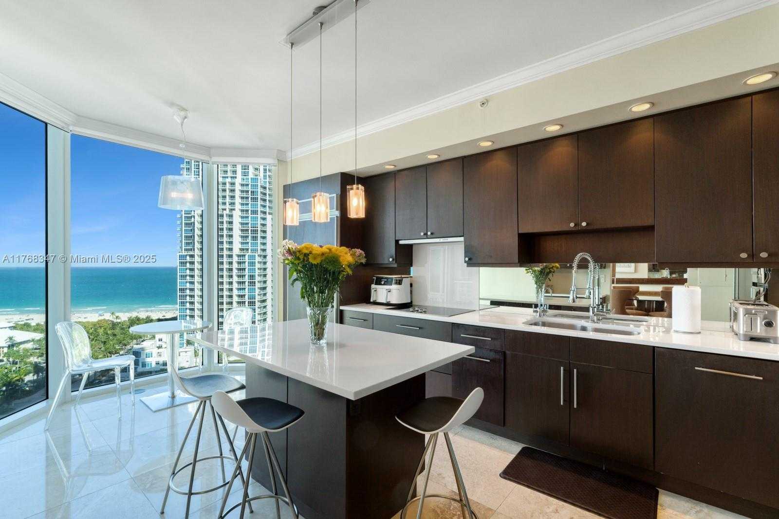 Small Image of 300 SOUTH POINTE DR #1902, Miami Beach Number 27