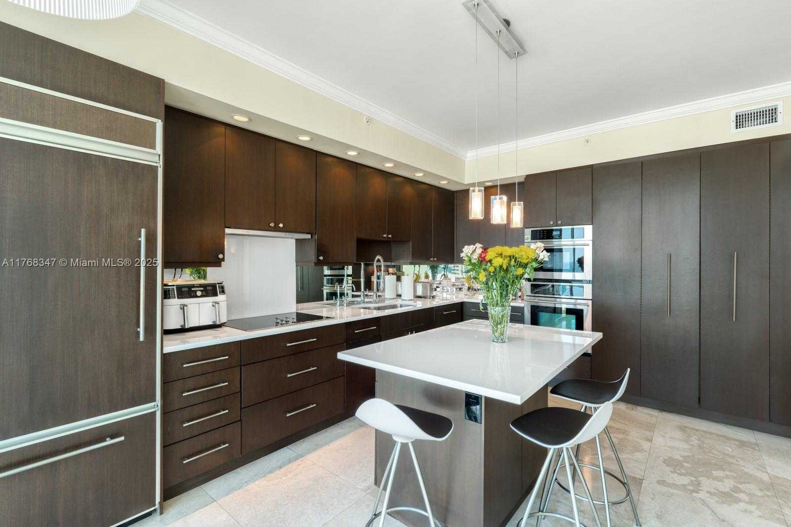 Small Image of 300 SOUTH POINTE DR #1902, Miami Beach Number 29