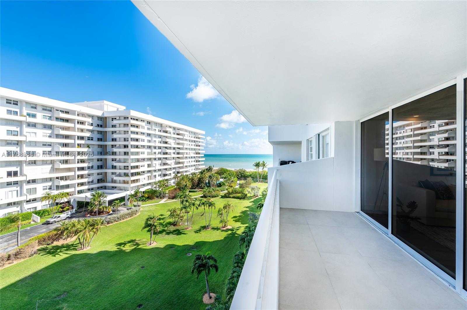 Small Image of 199 OCEAN LANE DR #706, Key Biscayne Number 10