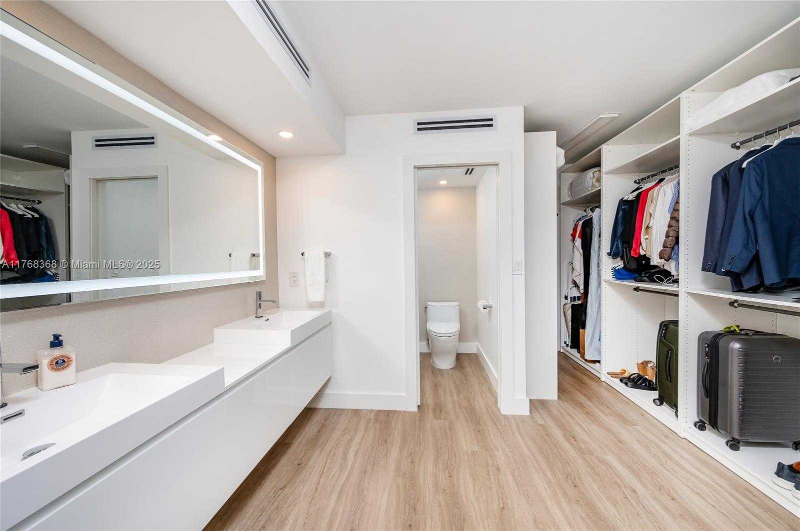 Small Image of 199 OCEAN LANE DR #706, Key Biscayne Number 15