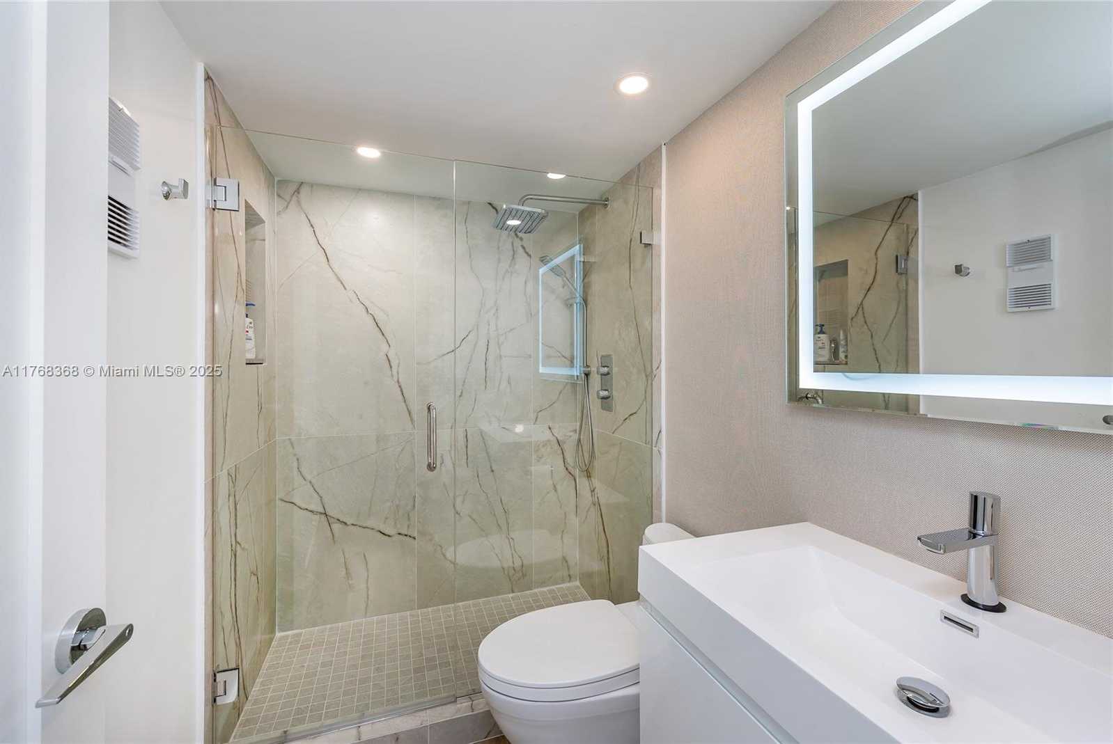 Small Image of 199 OCEAN LANE DR #706, Key Biscayne Number 19