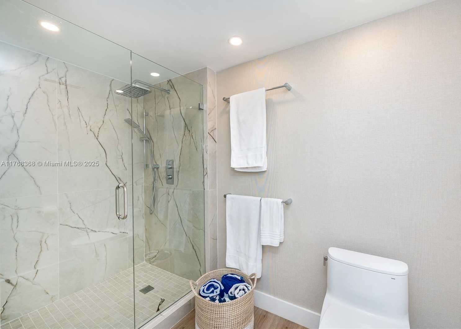 Small Image of 199 OCEAN LANE DR #706, Key Biscayne Number 20