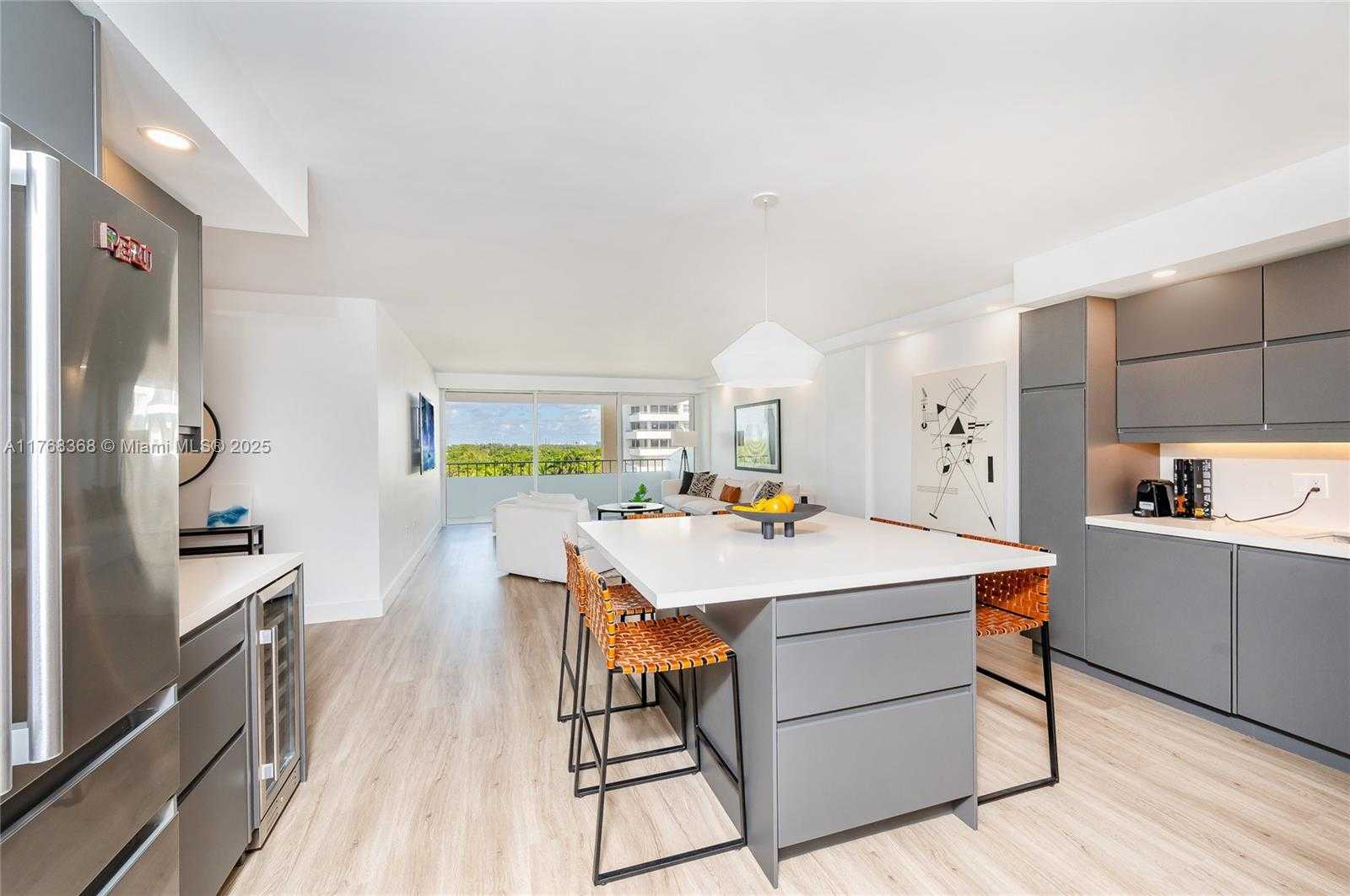 Small Image of 199 OCEAN LANE DR #706, Key Biscayne Number 5