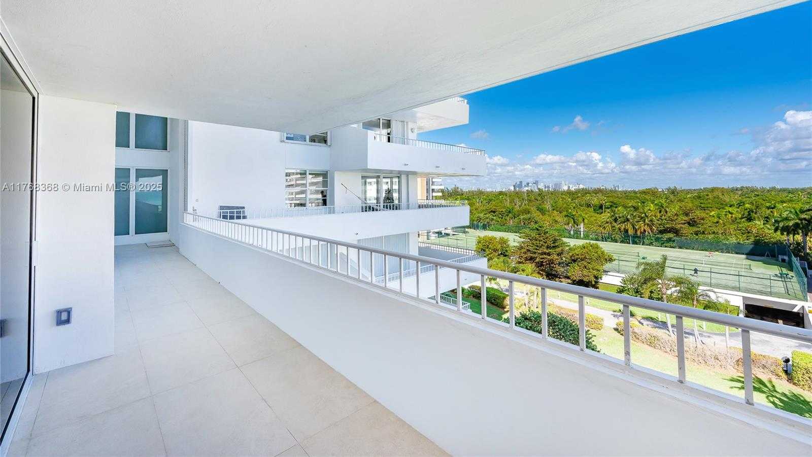 Small Image of 199 OCEAN LANE DR #706, Key Biscayne Number 7