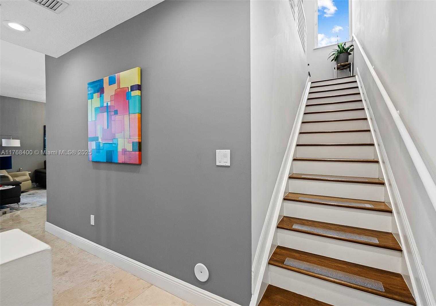 Small Image of 306 SE 8th Ave, Fort Lauderdale, FL 33301, USA Number 13