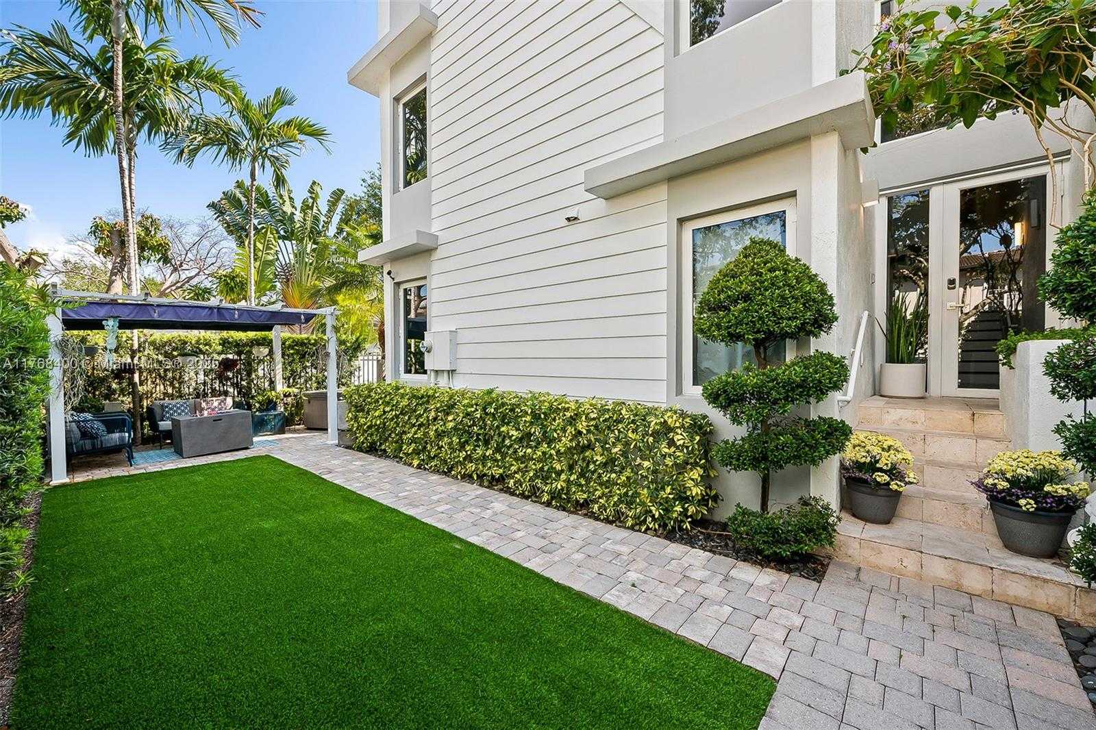 Small Image of 306 SE 8th Ave, Fort Lauderdale, FL 33301, USA Number 26