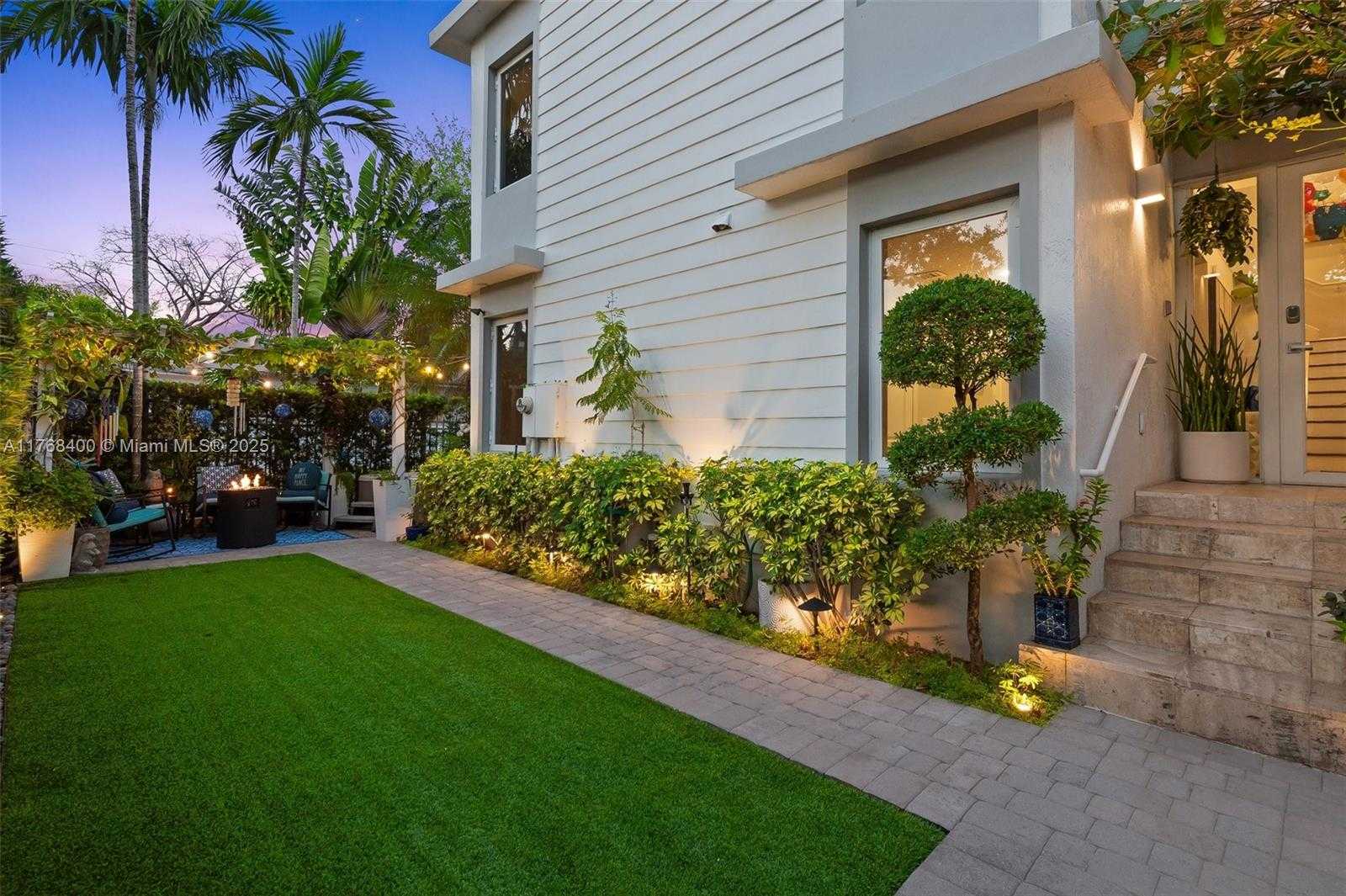 Small Image of 306 SE 8th Ave, Fort Lauderdale, FL 33301, USA Number 27