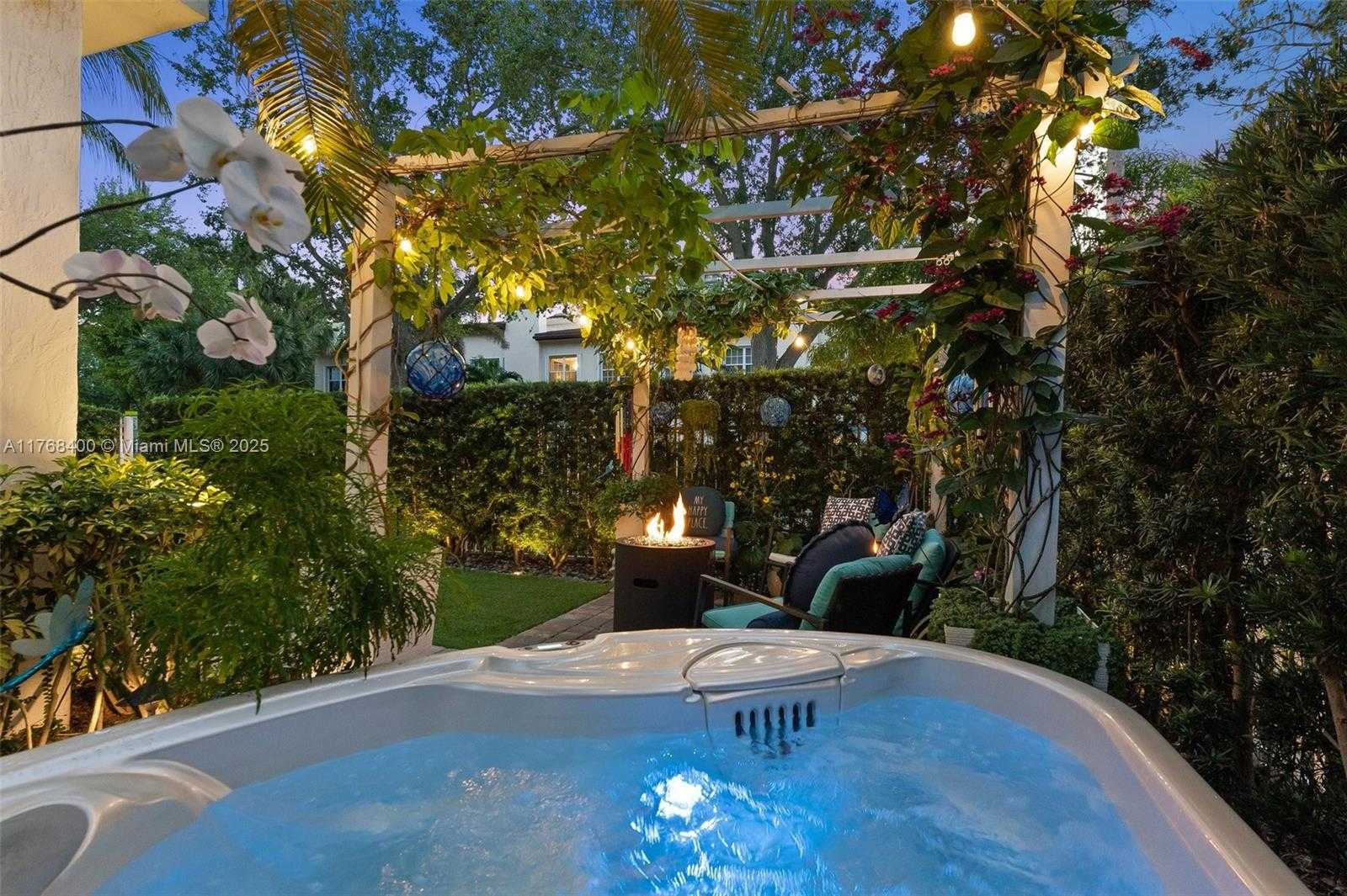 Small Image of 306 SE 8th Ave, Fort Lauderdale, FL 33301, USA Number 33