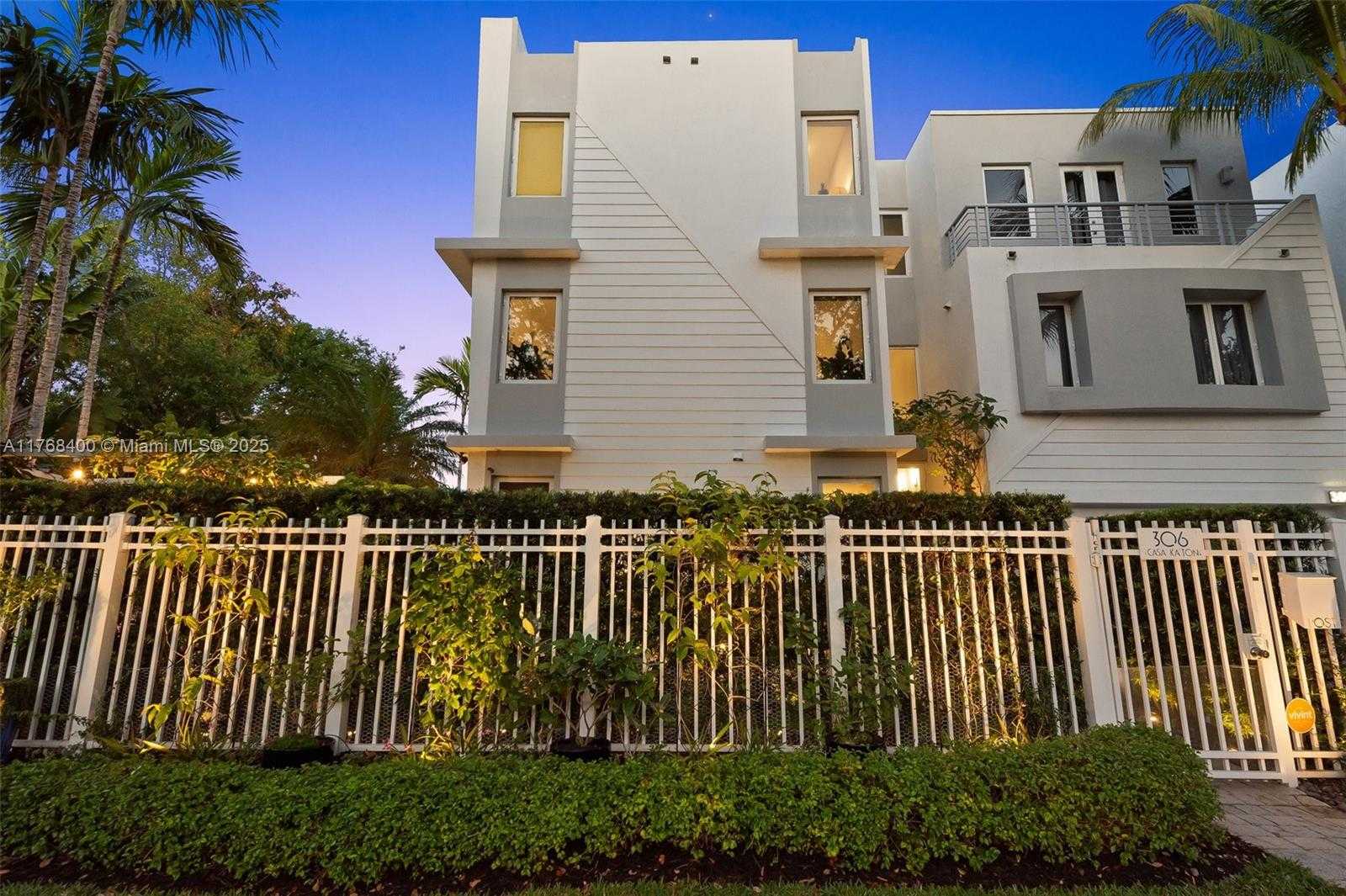 Small Image of 306 SE 8th Ave, Fort Lauderdale, FL 33301, USA Number 39