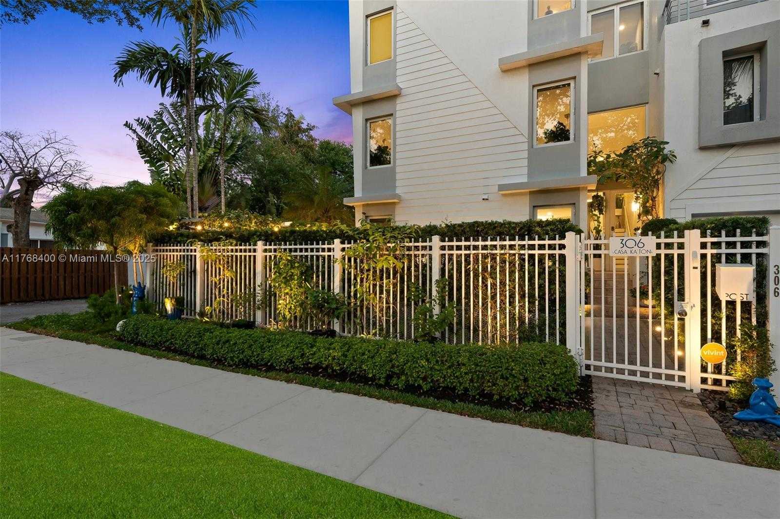 Small Image of 306 SE 8th Ave, Fort Lauderdale, FL 33301, USA Number 41