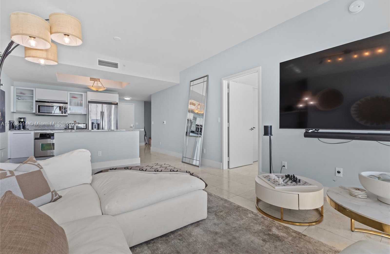 Small Image of 888 #4203, Miami Number 5