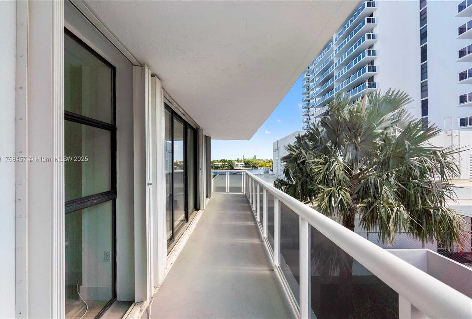 Small Image of 20505 EAST COUNTRY CLUB DR #434, Aventura Number 24