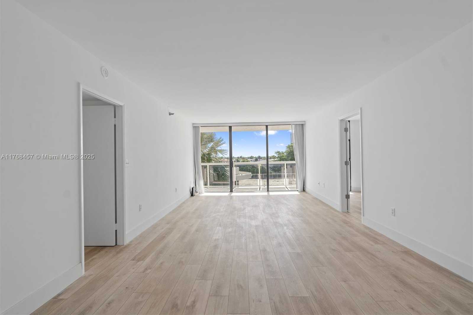 Small Image of 20505 EAST COUNTRY CLUB DR #434, Aventura Number 3