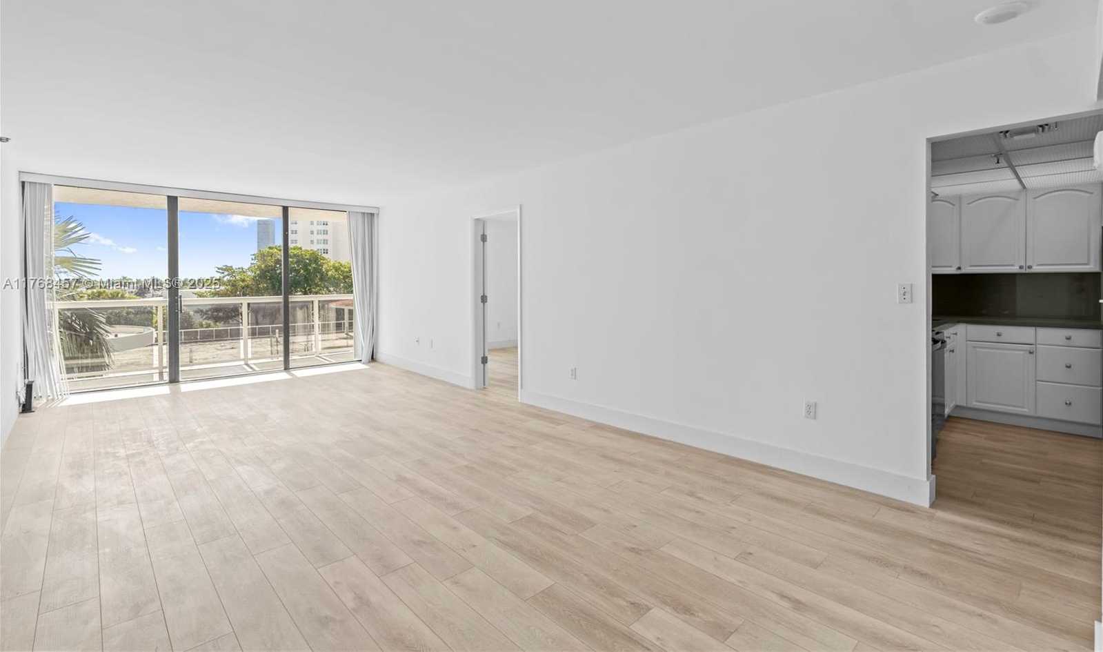 Small Image of 20505 EAST COUNTRY CLUB DR #434, Aventura Number 4