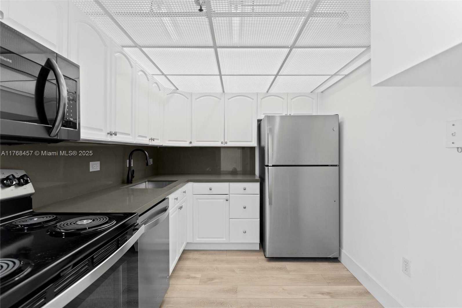 Small Image of 20505 EAST COUNTRY CLUB DR #434, Aventura Number 6