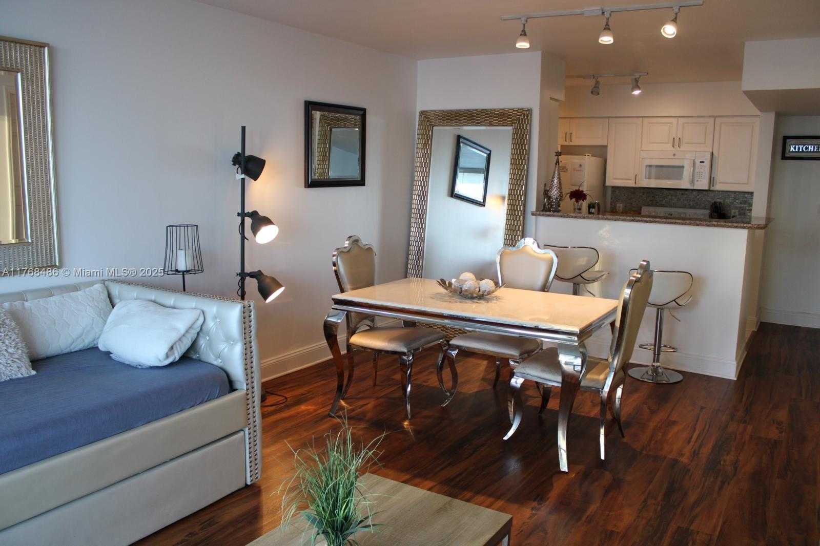 Small Image of 1155 BRICKELL BAY DR #1805, Miami Number 2