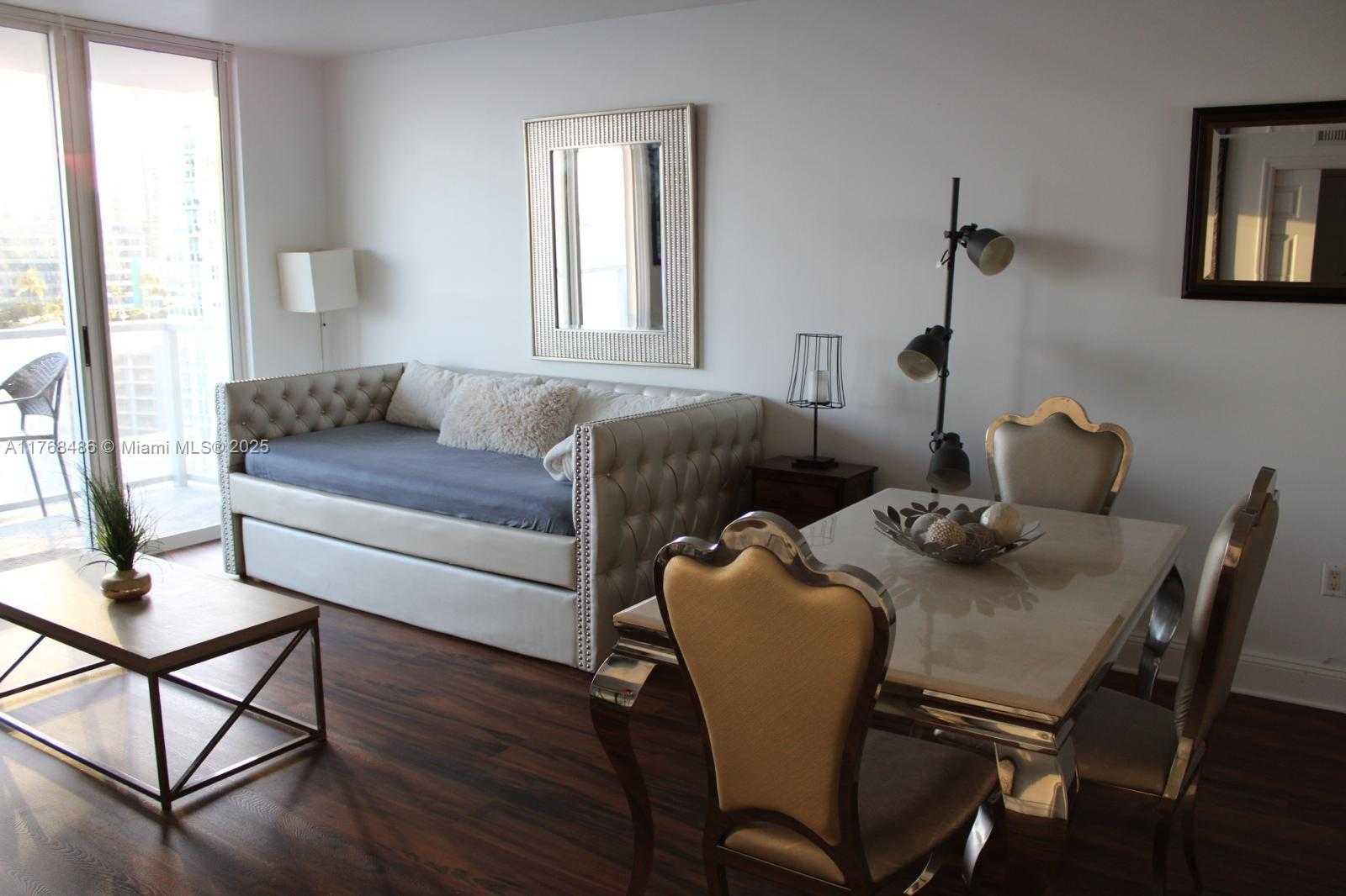 Small Image of 1155 BRICKELL BAY DR #1805, Miami Number 4