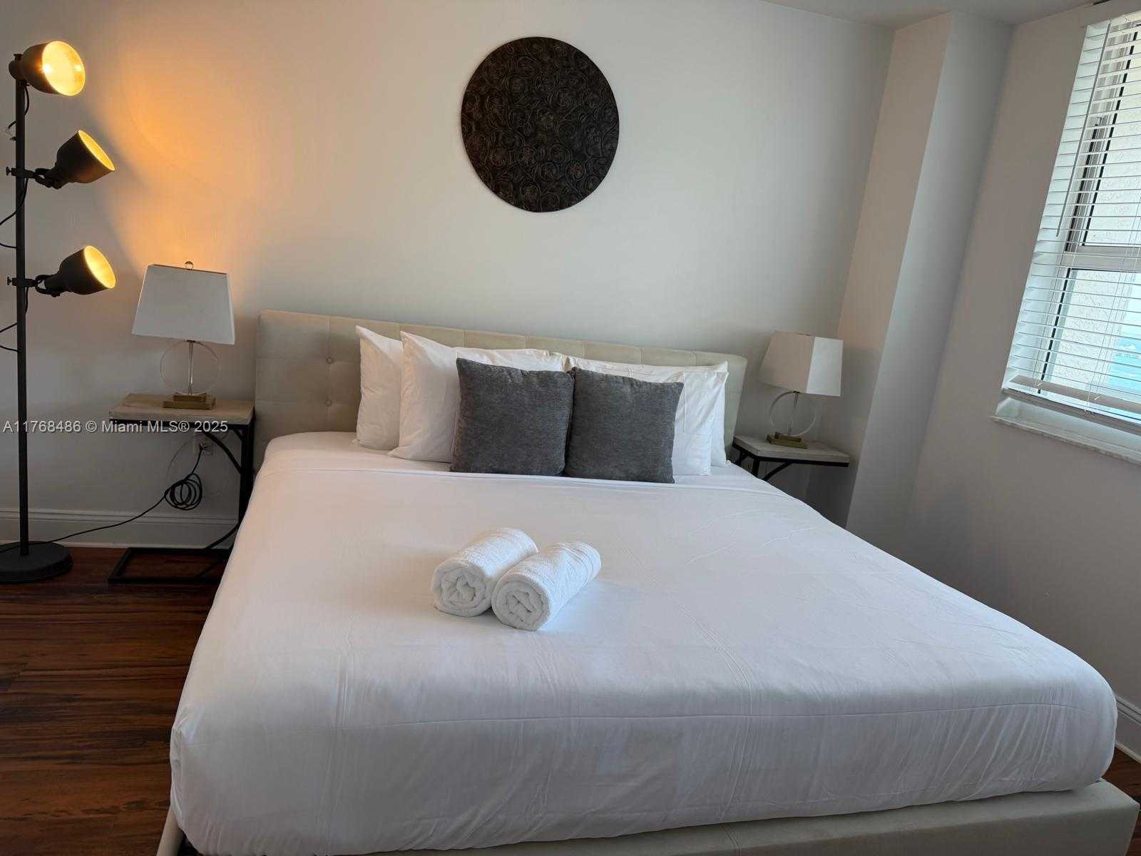 Small Image of 1155 BRICKELL BAY DR #1805, Miami Number 8