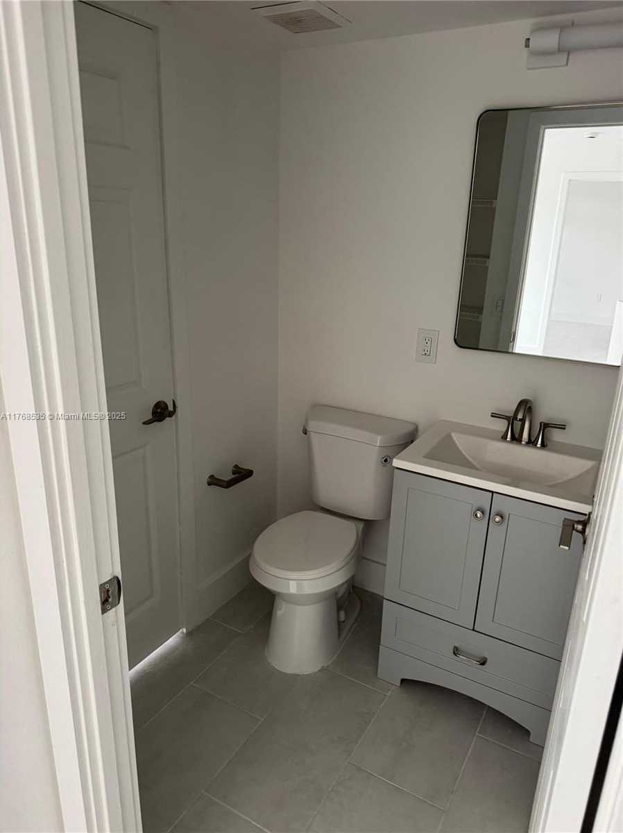 Small Image of 1280 SOUTH ALHAMBRA CIR #2209, Coral Gables Number 12