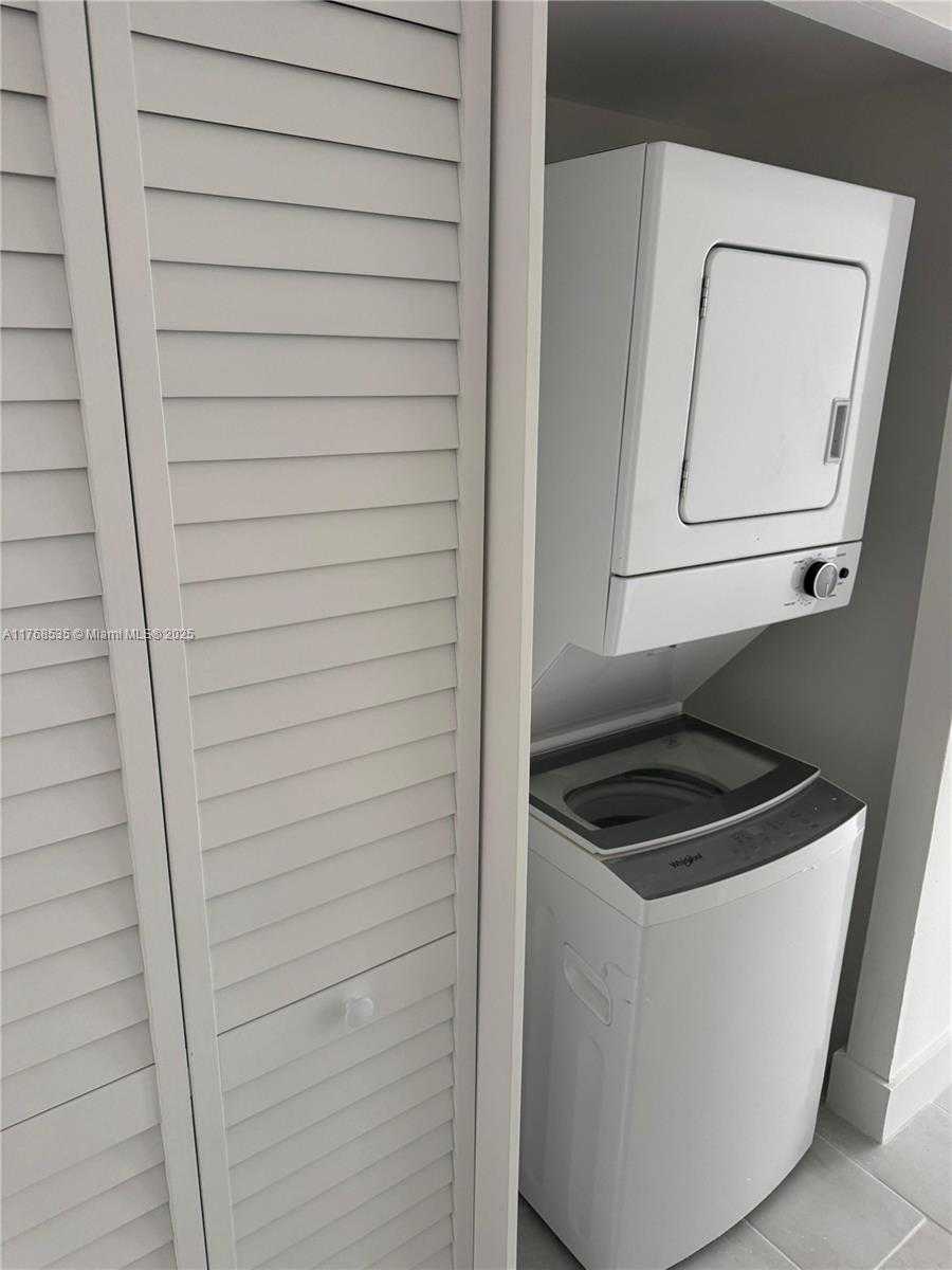 Small Image of 1280 SOUTH ALHAMBRA CIR #2209, Coral Gables Number 17