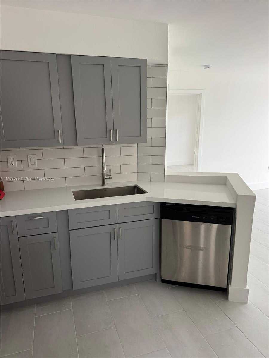 Small Image of 1280 SOUTH ALHAMBRA CIR #2209, Coral Gables Number 2