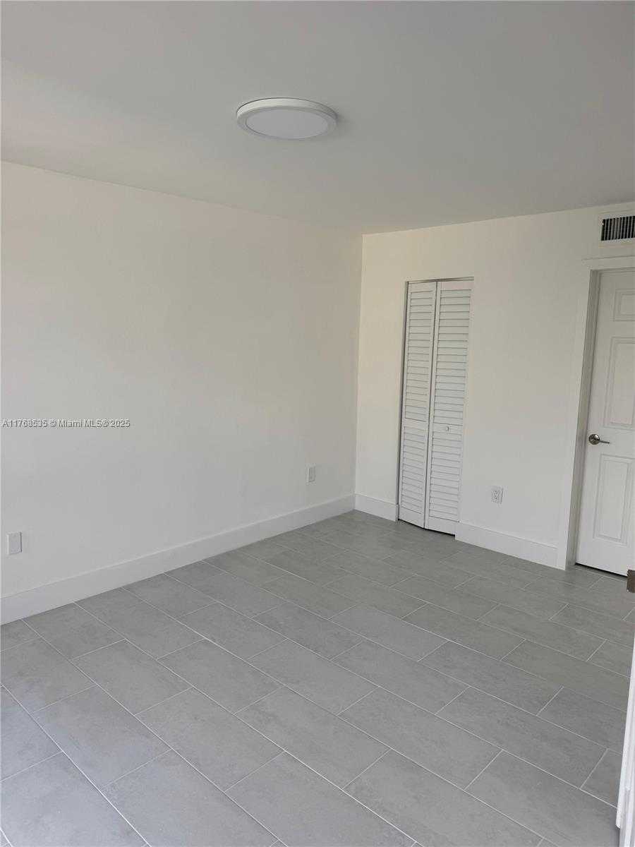 Small Image of 1280 SOUTH ALHAMBRA CIR #2209, Coral Gables Number 9