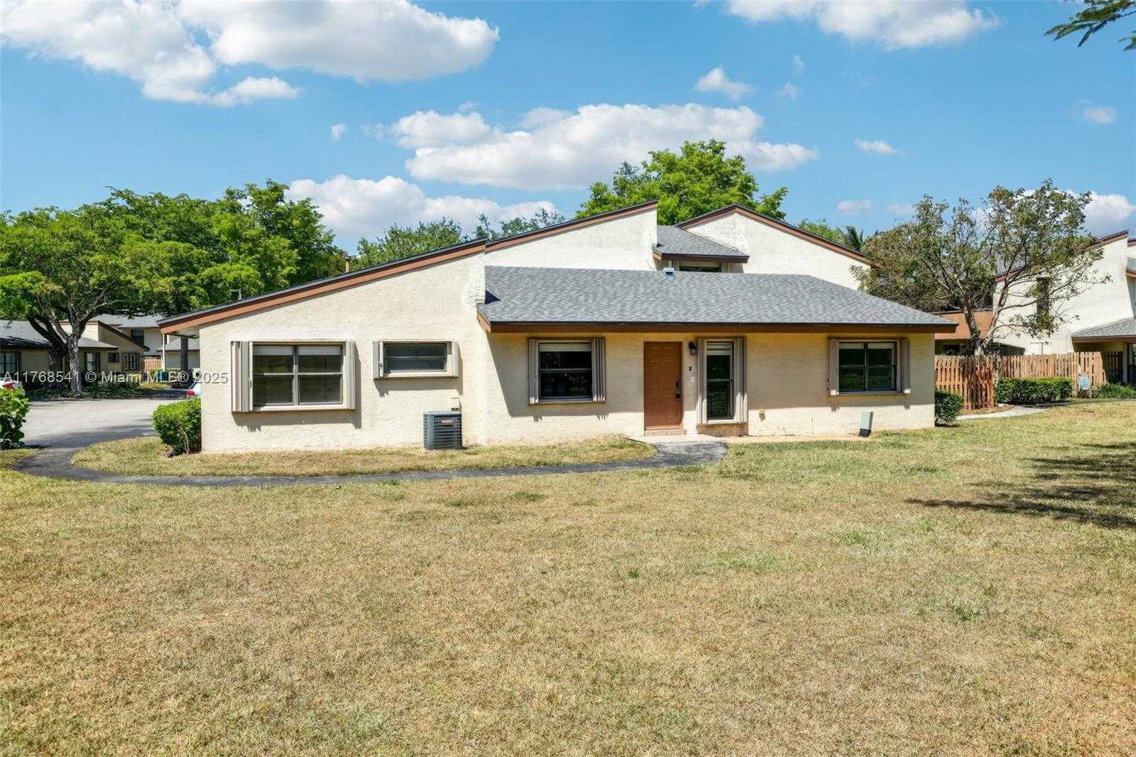 Small Image of 11514 SOUTH WEST 109TH RD #37Z, Miami Number 2