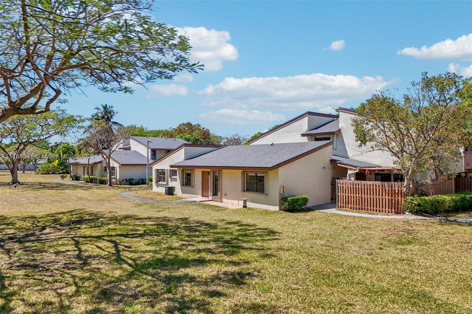 Small Image of 11514 SOUTH WEST 109TH RD #37Z, Miami Number 20